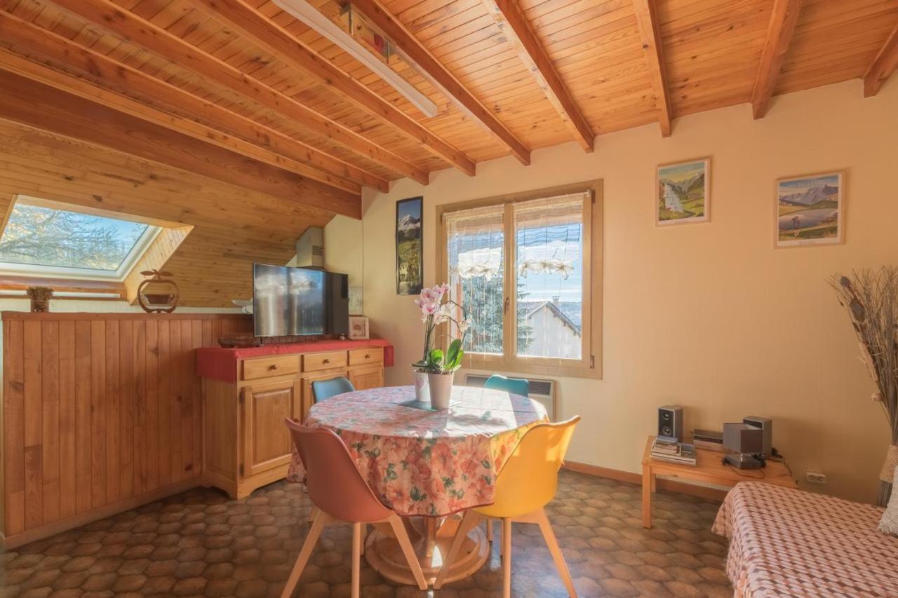 Vacances A La Montagne Saint-Julien-en-Champsaur Habitación foto